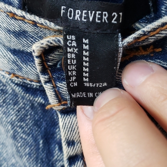 Forever 21 Distressed Acid Wash Cutoffs HIGH rise - Picture 6 of 7